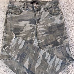 Express camo jeans